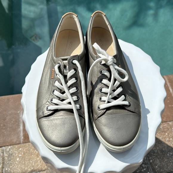 Ecco “Soft 7” stone metallic US sz 11 - Picture 2 of 4